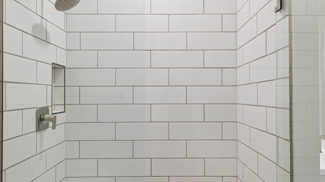 Representative interior finishes for a home built from the Hayden by D.R. Horton in The Ridge at Stone Butte, Phoenix (Image 15).