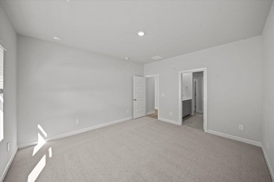 Spacious, unfurnished interior of a new home in Collier Ridge, Moore (Image 20). Spacious, unfurnished interior of a new home in Collier Ridge, Moore (Image 20).