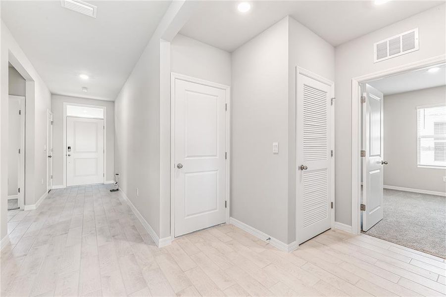 Spacious, unfurnished interior of a new home in Seagrass, Punta Gorda (Image 17).