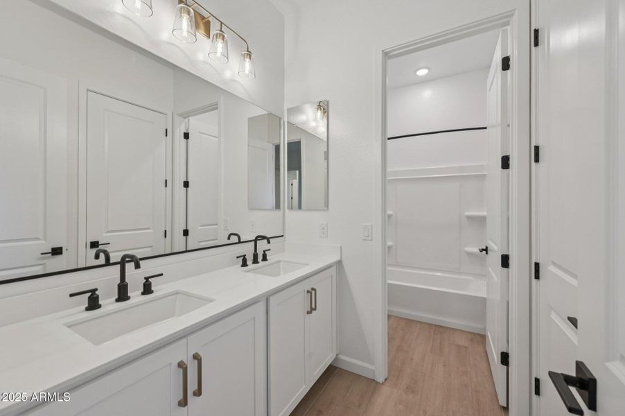 43-web-or-mls-E Stirrup St-S1212-043 43-web-or-mls-E Stirrup St-S1212-043