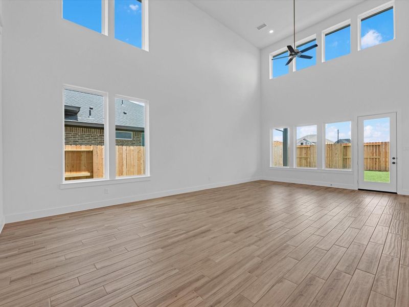 Spacious, unfurnished interior of a new home in Jubilee 50′, Hockley (Image 12).