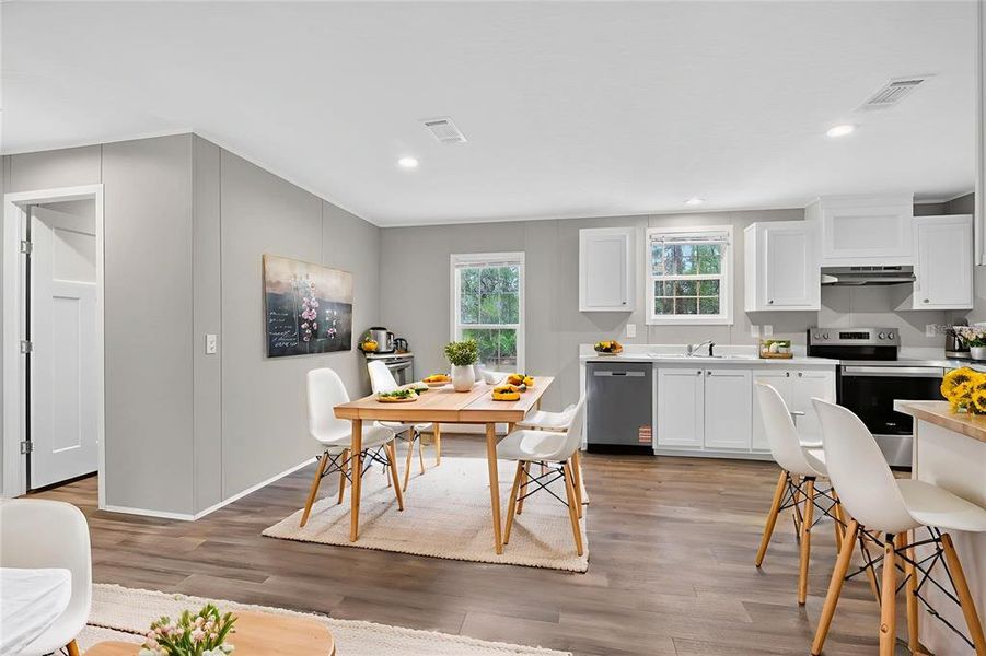 Furnished interior view inside a new home in , Crystal River (Image 6).