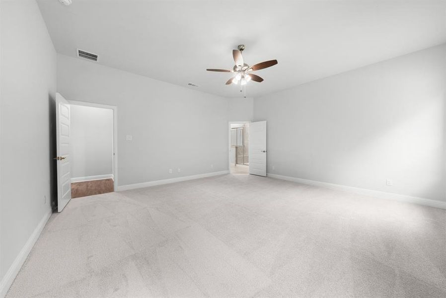 Spacious, unfurnished interior of a new home in , Greenville (Image 7).