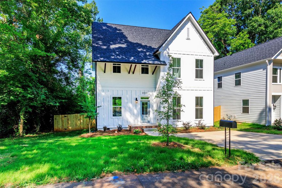 Exterior details and patio area of a home in , Charlotte (Image 22).