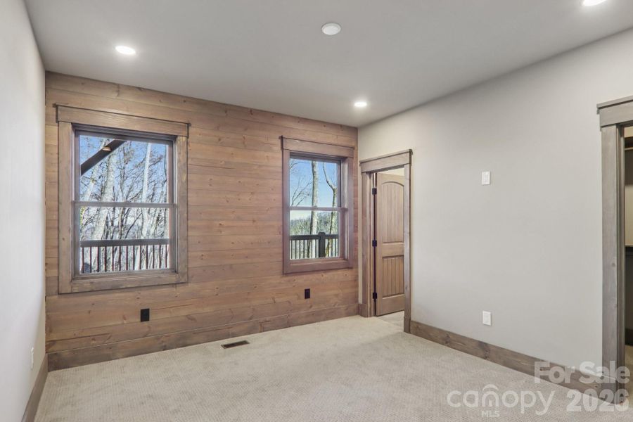 Spacious, unfurnished interior of a new home in , Maggie Valley (Image 22).