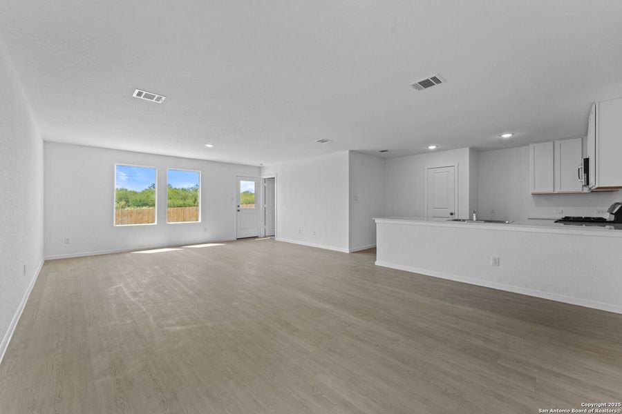 Spacious, unfurnished interior of a new home in Lodi Grove, Floresville (Image 20). Spacious, unfurnished interior of a new home in Lodi Grove, Floresville (Image 20).
