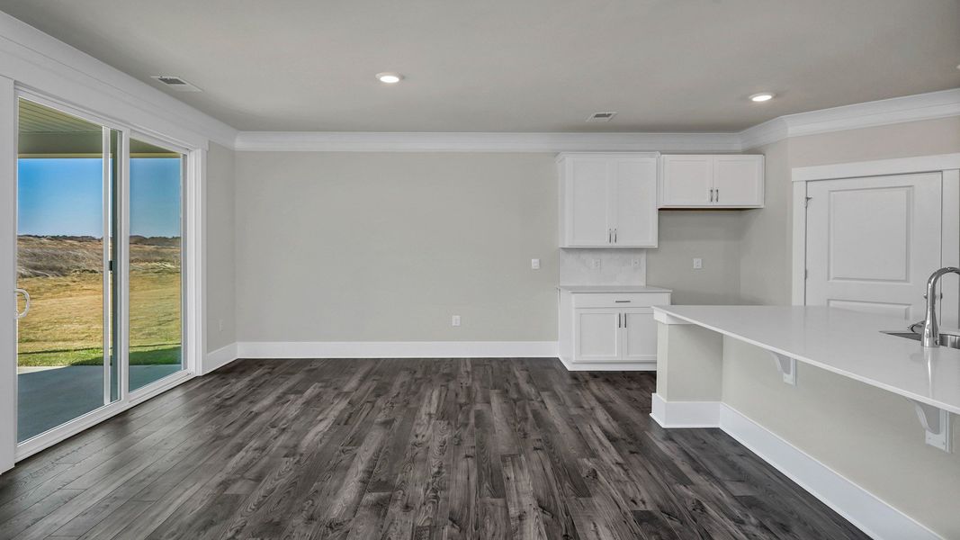 Spacious, unfurnished interior of a new home in Livingston Woods, Irmo (Image 19).