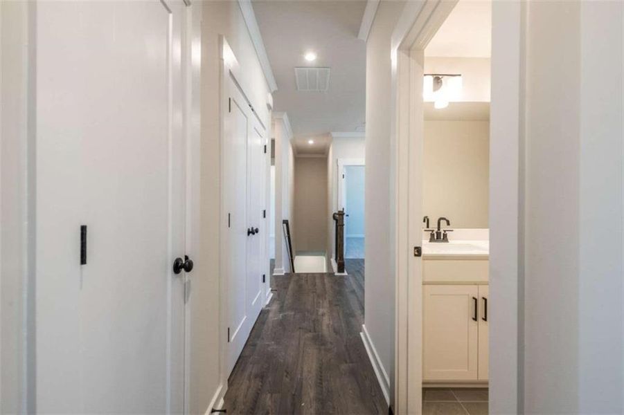 Spacious, unfurnished interior of a new home in Cambridge at Steels Bridge, Canton (Image 28).