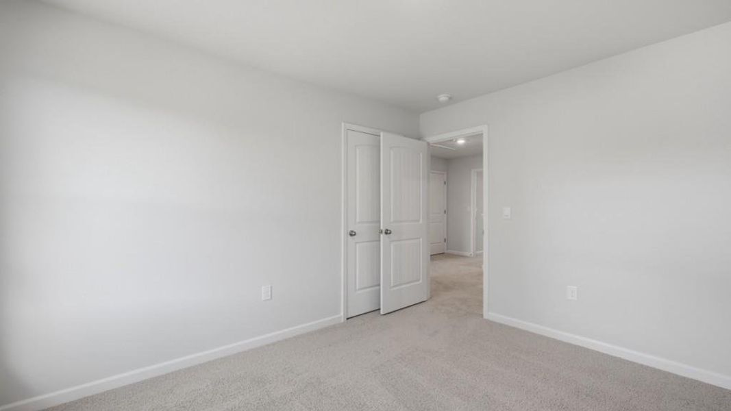 Spacious, unfurnished interior of a new home in Hughes Court, Dawsonville (Image 19).