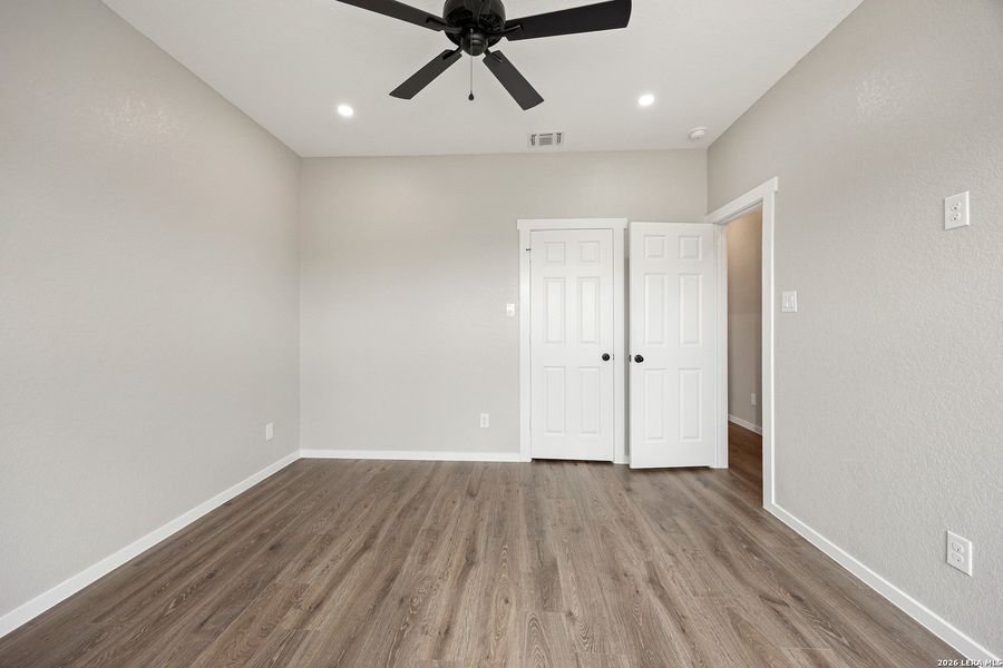 Spacious, unfurnished interior of a new home in , Somerset (Image 29).