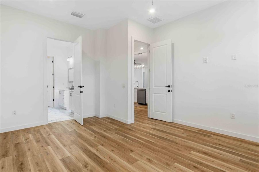 Spacious, unfurnished interior of a new home in , Punta Gorda (Image 40).