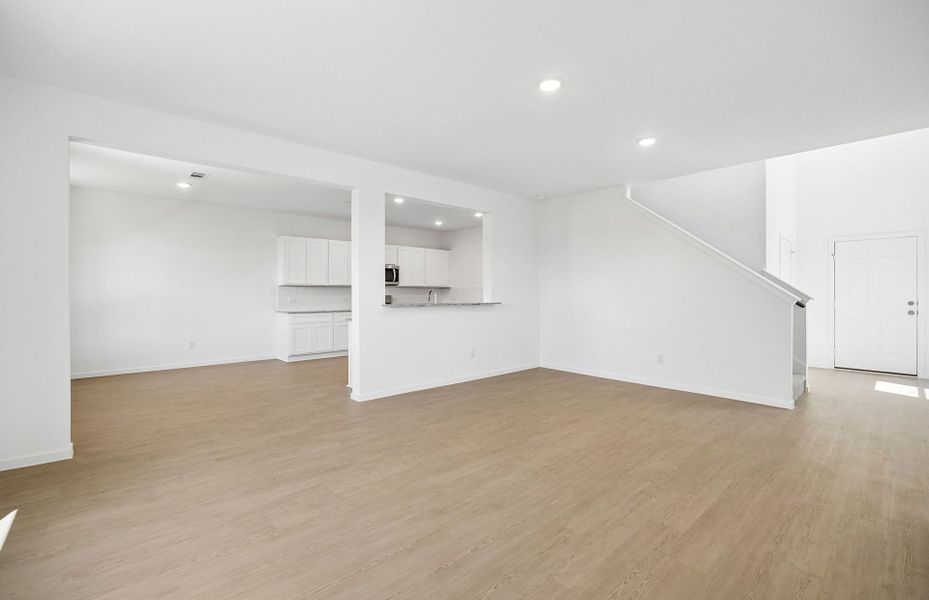 Spacious, unfurnished interior of a new home in Montgomery Bend, Montgomery (Image 22).