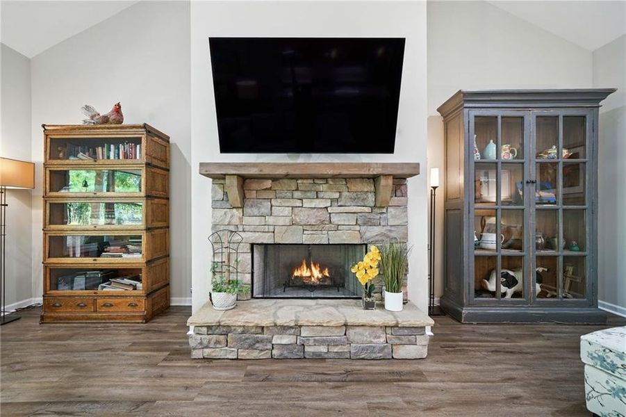 Furnished interior view inside a new home in , Waleska (Image 33).