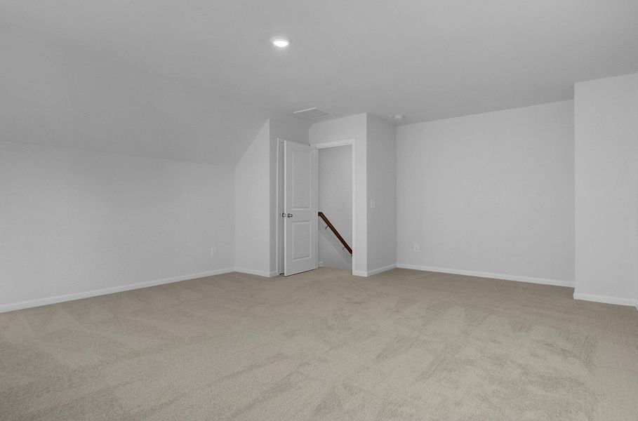 Spacious, unfurnished interior of a new home in Heron's Walk at Summers Corner, Summerville (Image 25).