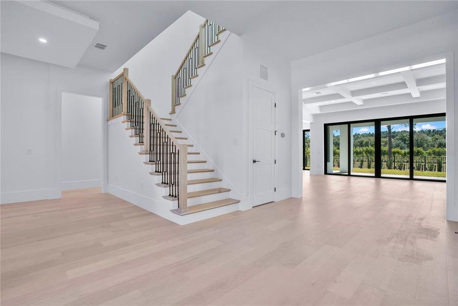 Spacious, unfurnished interior of a new home in , Orlando (Image 27).