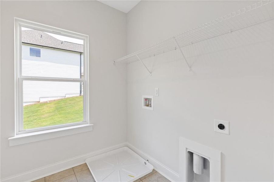 Spacious, unfurnished interior of a new home in , Dallas (Image 10).