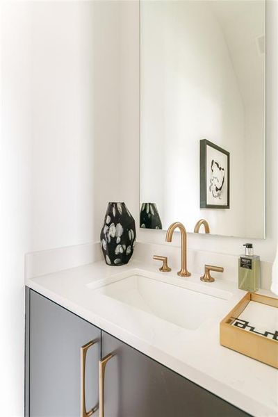 Furnished interior view inside a new home in , Dallas (Image 9).