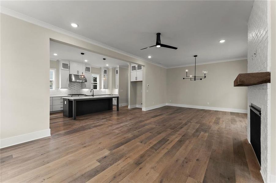 Image 40 of a home in West Town.