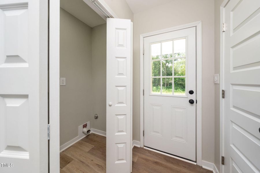 16-web-or-mls-616 Belt St-13