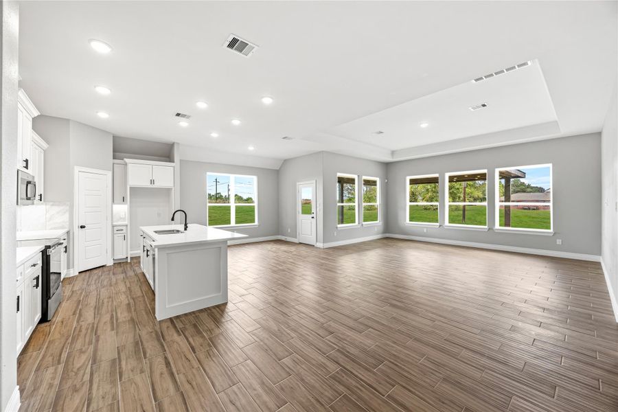 Spacious, unfurnished interior of a new home in , Prairie View (Image 17).