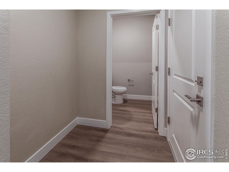 EXAMPLE PHOTO: POWDER BATH