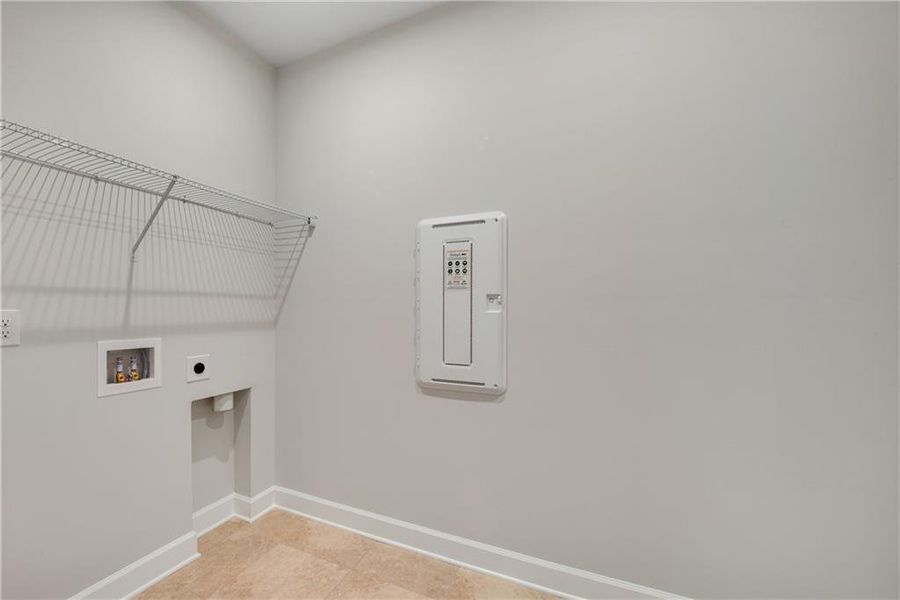 Spacious, unfurnished interior of a new home in Lakecrest, Buford (Image 23).