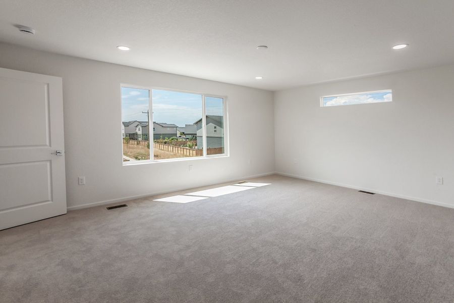 Spacious, unfurnished interior of a new home in Bloom, Fort Collins (Image 27).