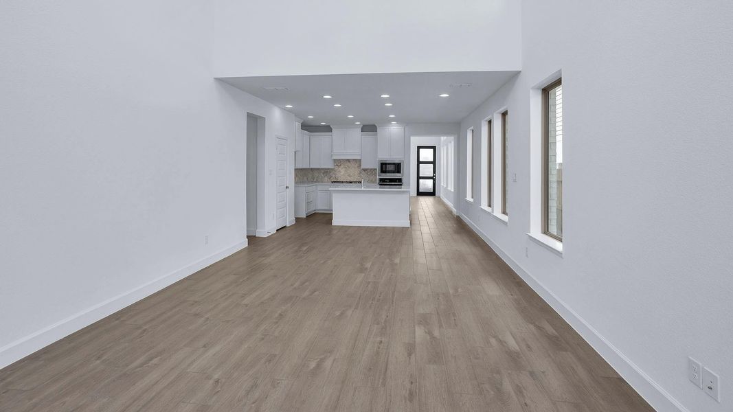 Spacious, unfurnished interior of a new home in The Grand Prairie 40', Hockley (Image 10).