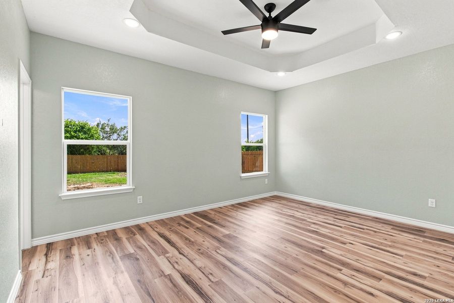 Spacious, unfurnished interior of a new home in , San Antonio (Image 12).