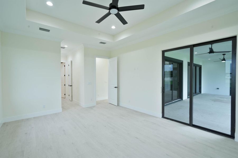 Spacious, unfurnished interior of a new home in , Fort Pierce (Image 37).