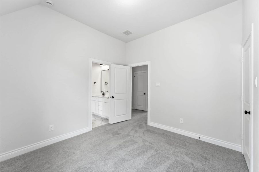 Spacious, unfurnished interior of a new home in Bridgeland 50′, Cypress (Image 37).