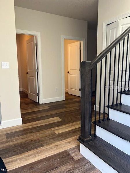 Spacious, unfurnished interior of a new home in , Tampa (Image 9).