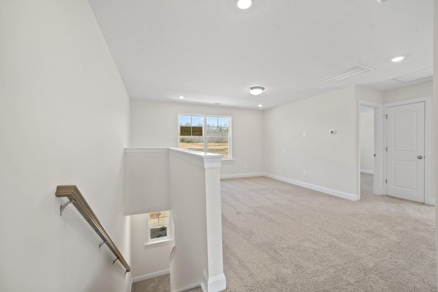 Spacious, unfurnished interior of a new home in Oakley Pointe, Moncks Corner (Image 27).