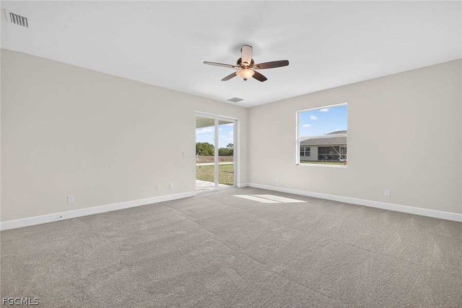 Spacious, unfurnished interior of a new home in Cape Coral, Cape Coral (Image 19).