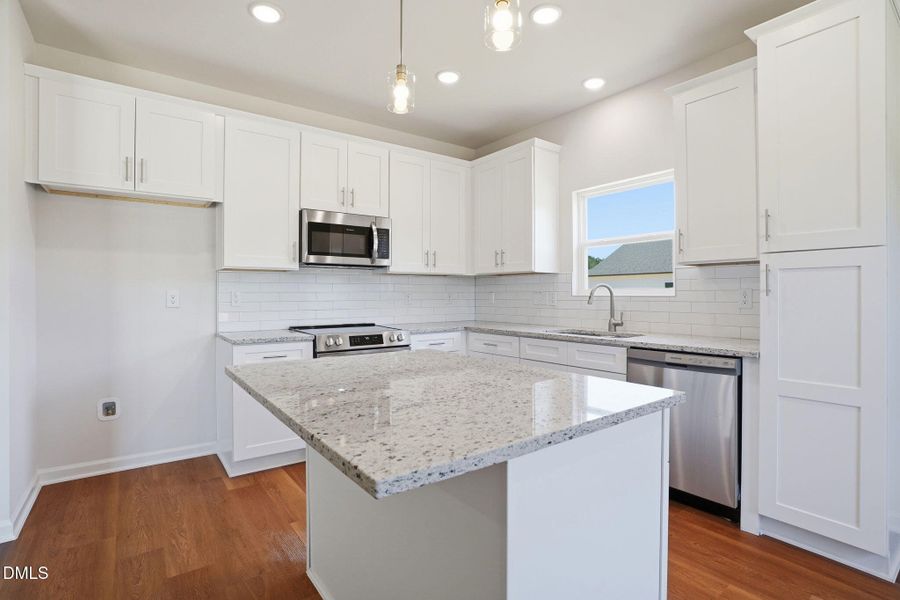 32-web-or-mls-DSC01427 32-web-or-mls-DSC01427