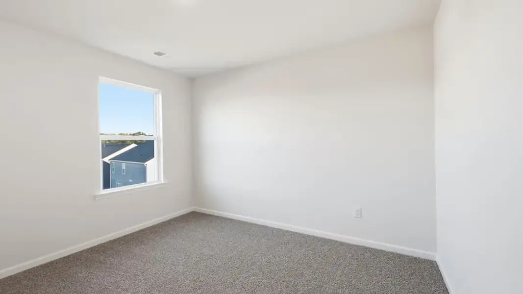 Spacious, unfurnished interior of a new home in Woodglen, Piedmont (Image 29).