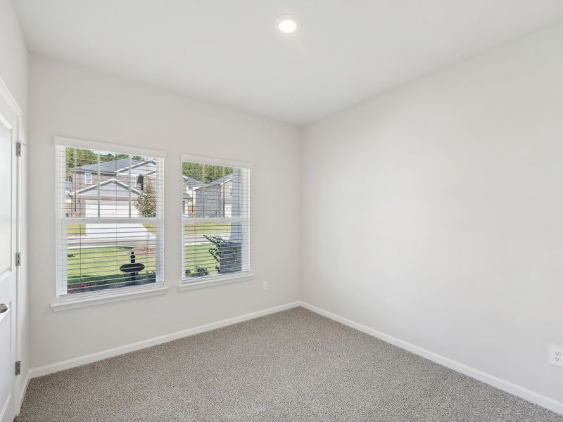 Spacious, unfurnished interior of a new home in Martin Springs - Estate Series, Lawrenceville (Image 25).