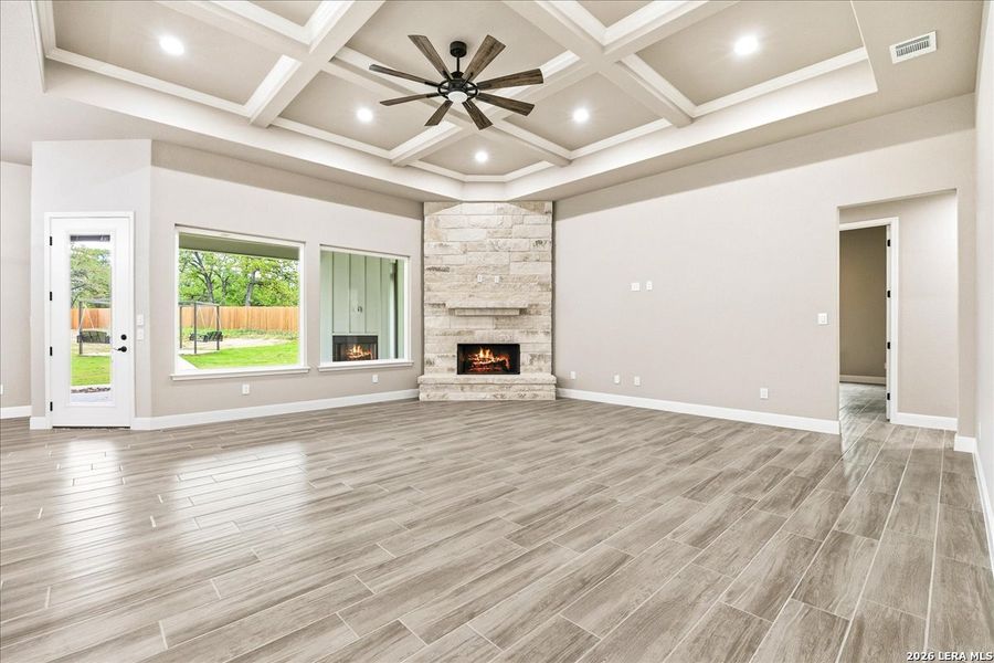 Spacious, unfurnished interior of a new home in , La Vernia (Image 23).