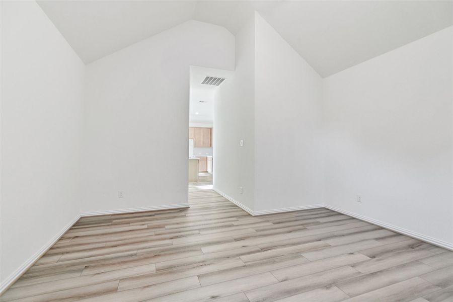 Spacious, unfurnished interior of a new home in Brookewater, Rosenberg (Image 25).