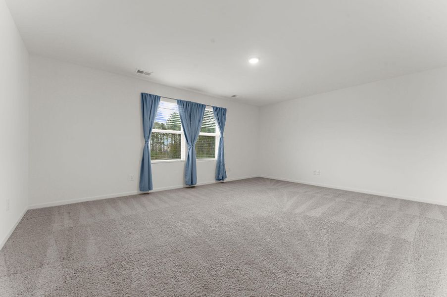 Spacious, unfurnished interior of a new home in , Summerville (Image 16).