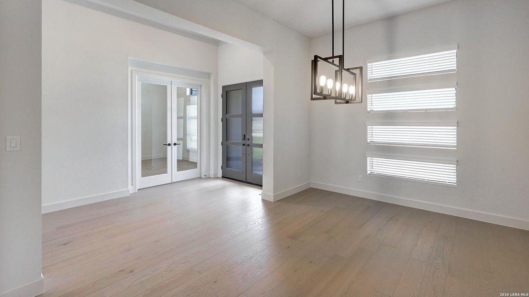 Spacious, unfurnished interior of a new home in George's Ranch, Boerne (Image 21).