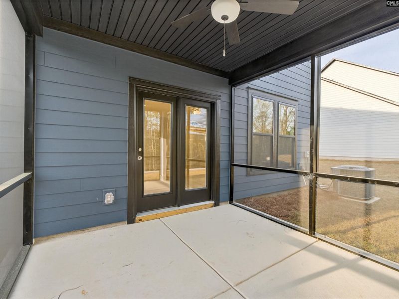 Exterior details and patio area of a home in Collins Cove, Chapin (Image 4).