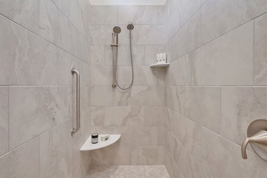 Pierre's Bay, Master Bathroom