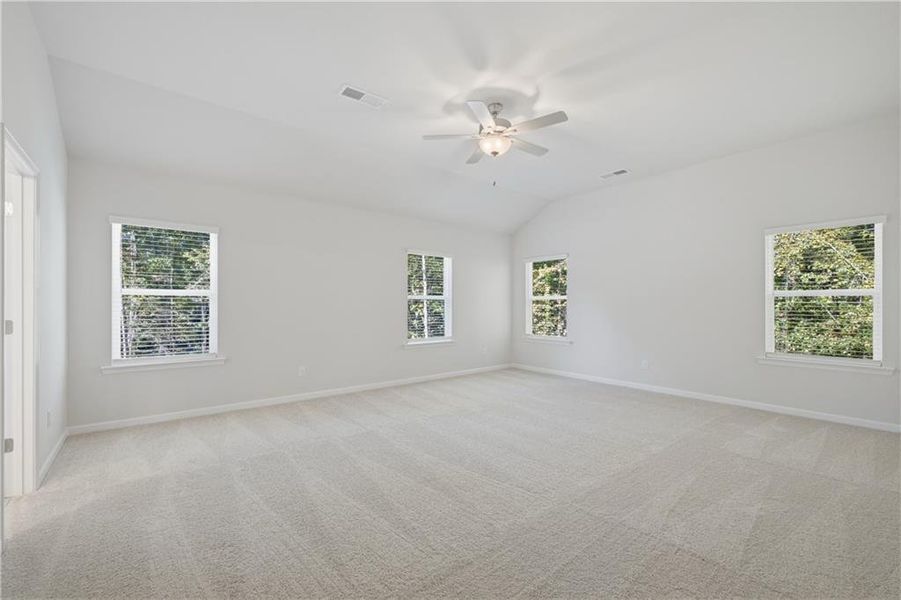 Spacious, unfurnished interior of a new home in , Lawrenceville (Image 35).