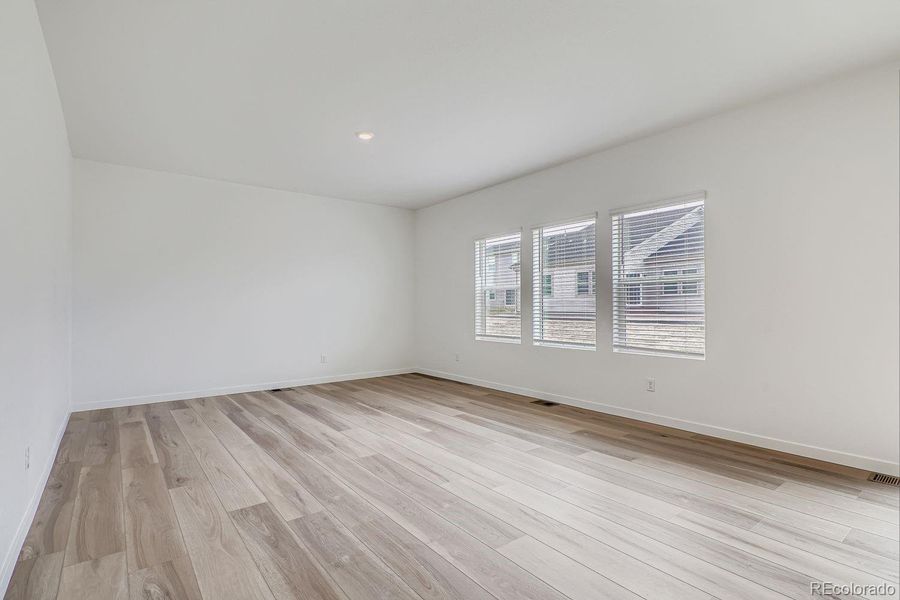 Spacious, unfurnished interior of a new home in , Thornton (Image 11).