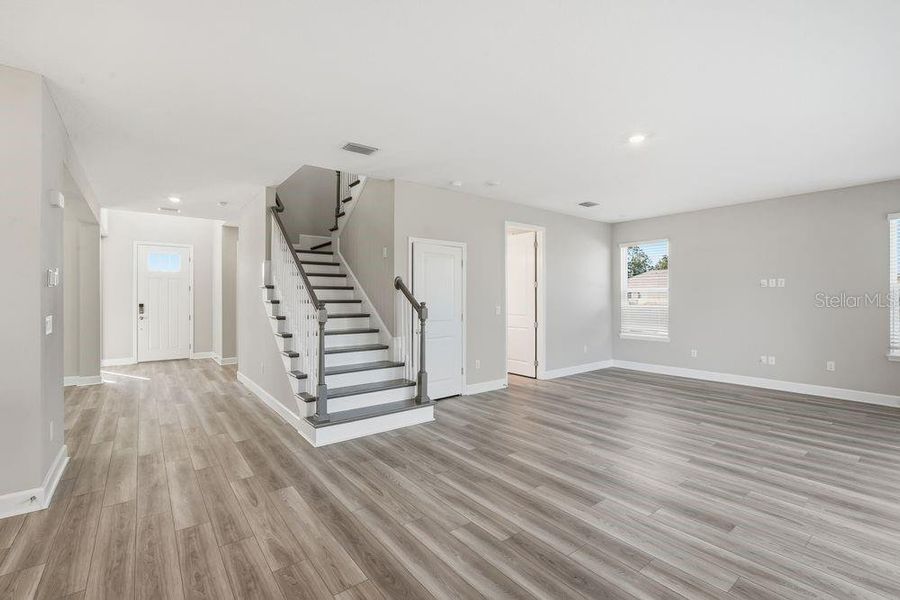 Spacious, unfurnished interior of a new home in Hammock at Two Rivers, Zephyrhills (Image 25).