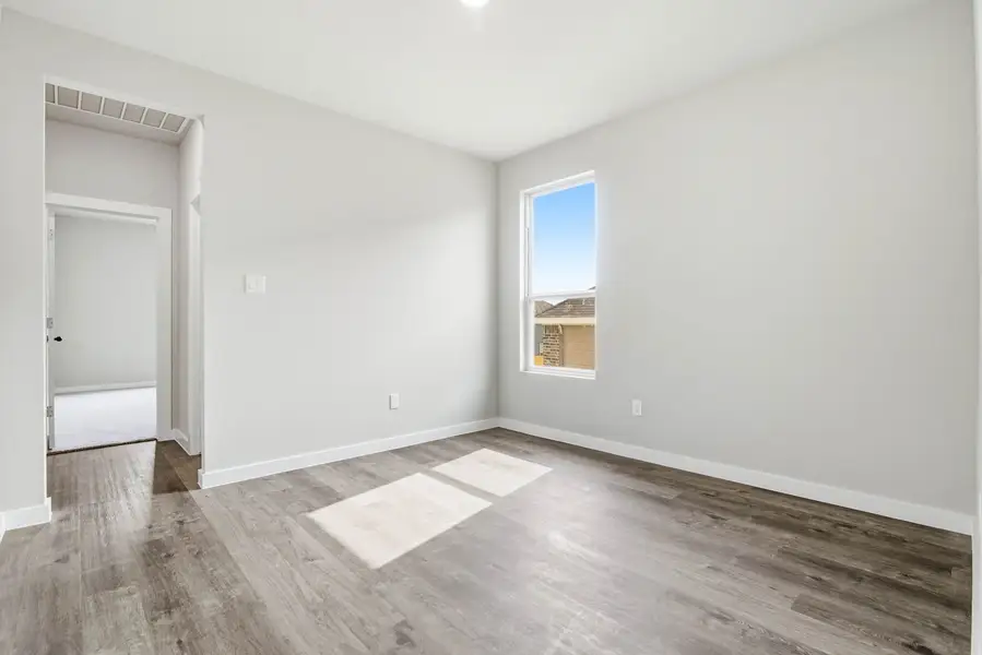 Spacious, unfurnished interior of a new home in Seven Oaks Townhomes, Tomball (Image 8). Spacious, unfurnished interior of a new home in Seven Oaks Townhomes, Tomball (Image 8).