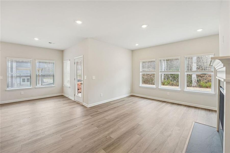 Spacious, unfurnished interior of a new home in Westmont Preserve, Powder Springs (Image 18).
