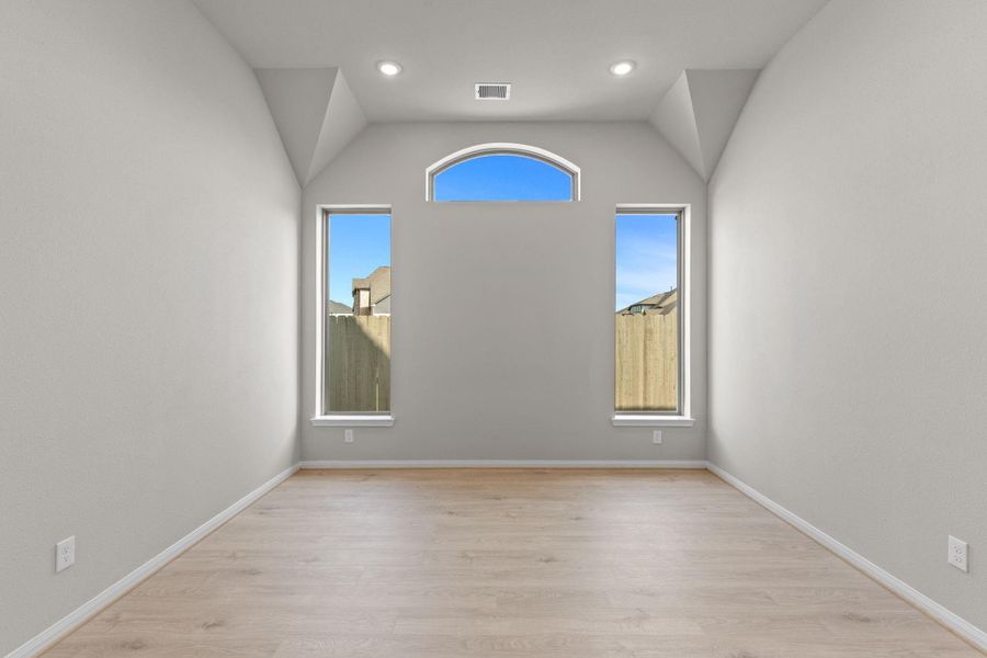 Spacious, unfurnished interior of a new home in Pomona, Manvel (Image 17).