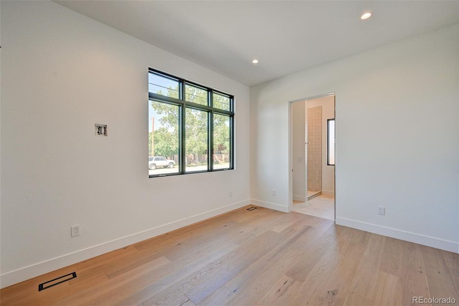 Spacious, unfurnished interior of a new home in , Buena Vista (Image 30).